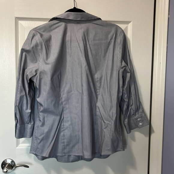 Women's Ellen Tracy Button-Down Blouse Office Shirt 3/4 Sleeve Striped Business - Picture 2 of 7